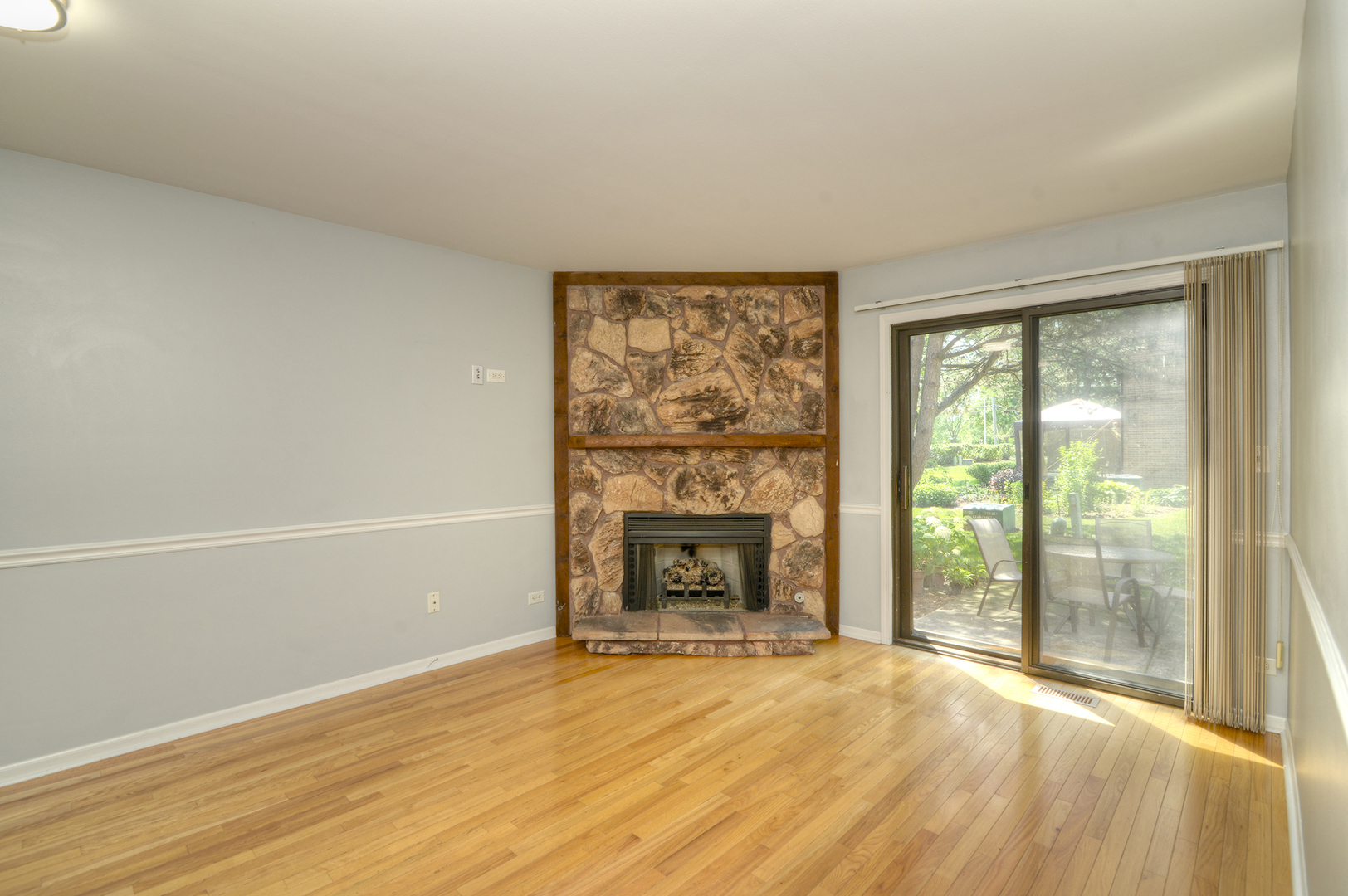 1606 N Windsor Drive Unit: 1606