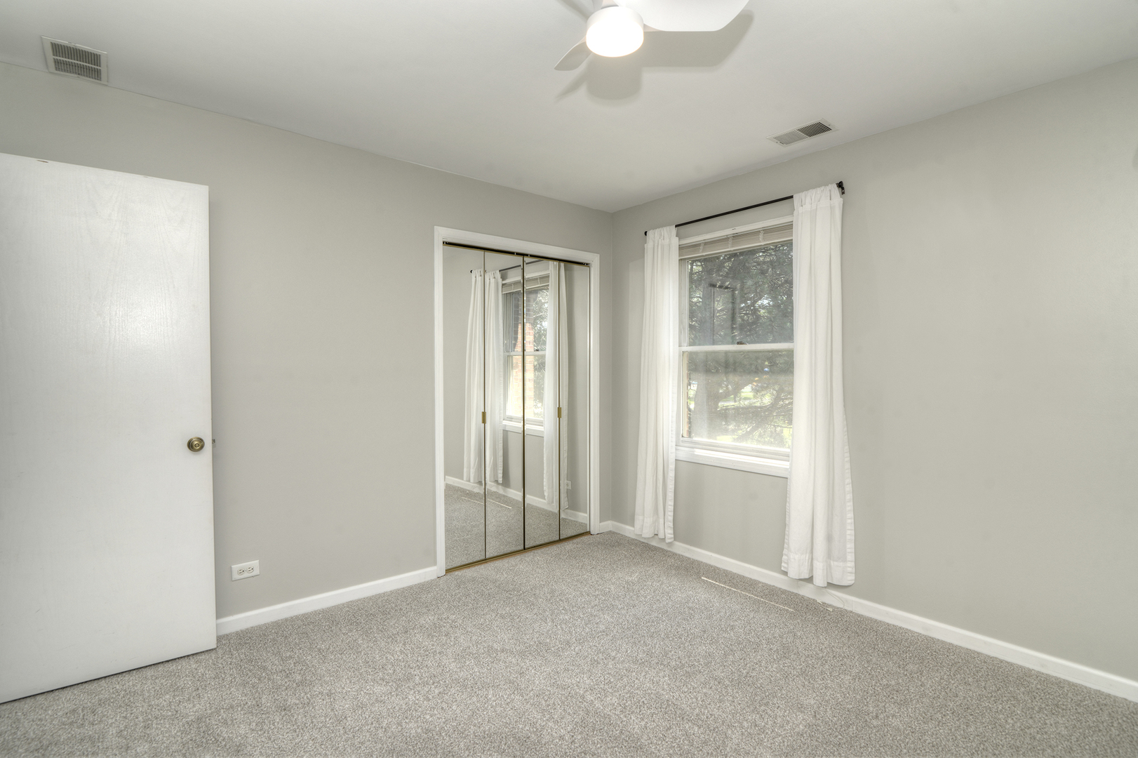 1606 N Windsor Drive Unit: 1606
