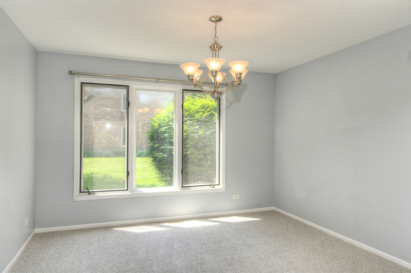 1606 N Windsor Drive Unit: 1606