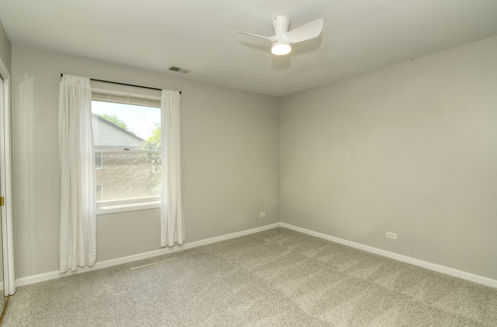 1606 N Windsor Drive Unit: 1606