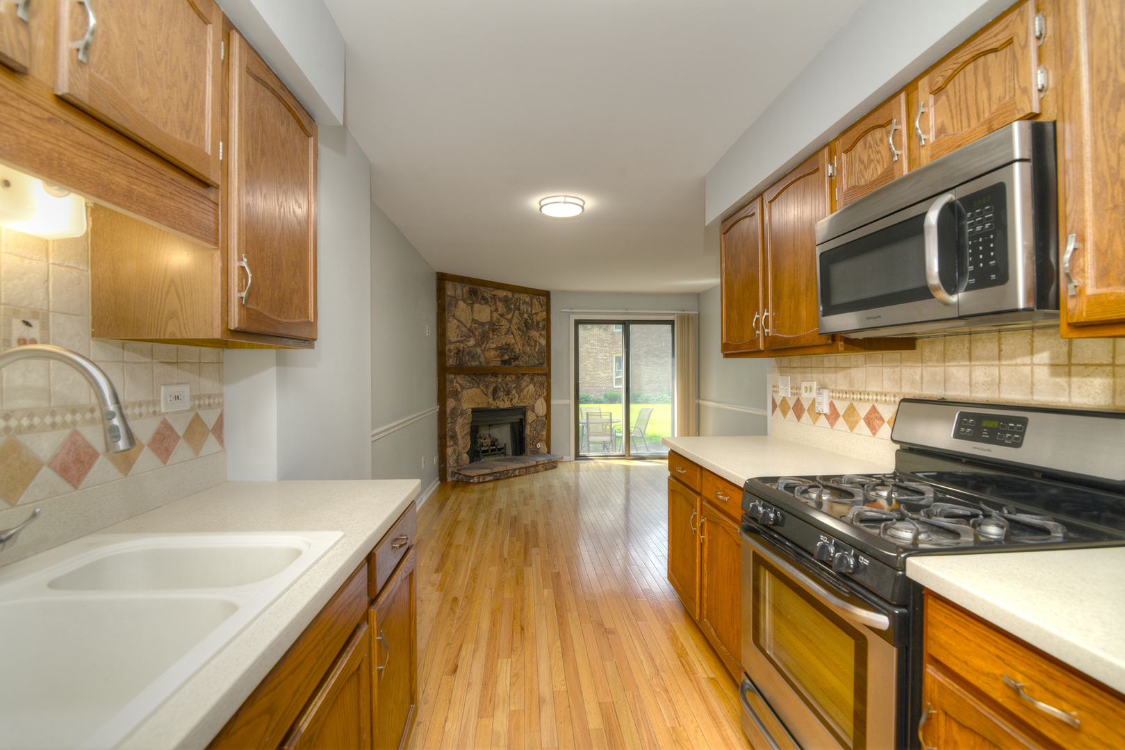 1606 N Windsor Drive Unit: 1606
