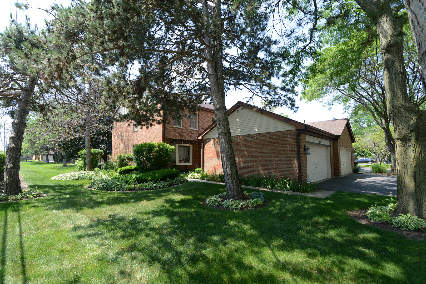 1606 N Windsor Drive Unit: 1606