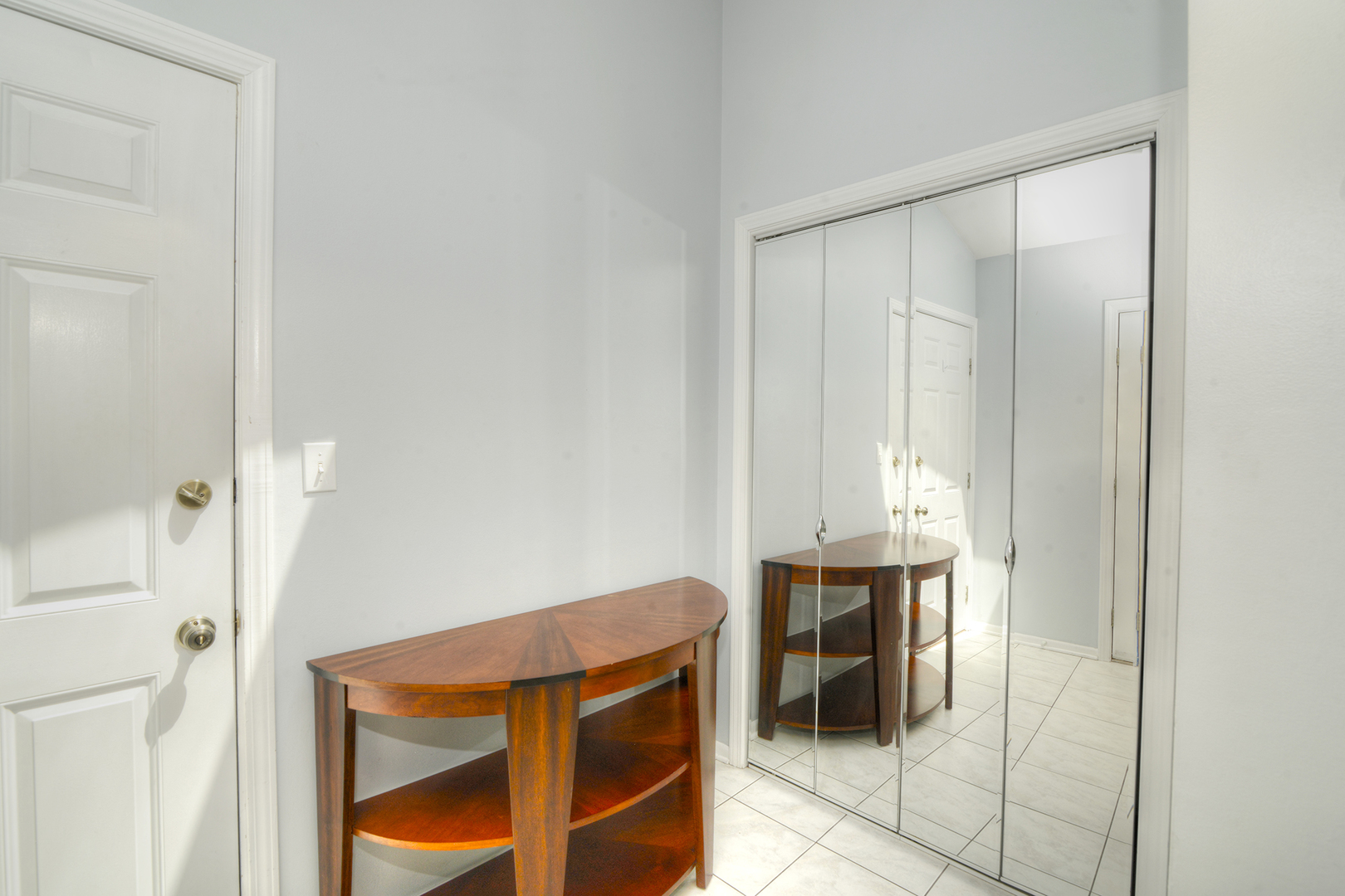 1606 N Windsor Drive Unit: 1606