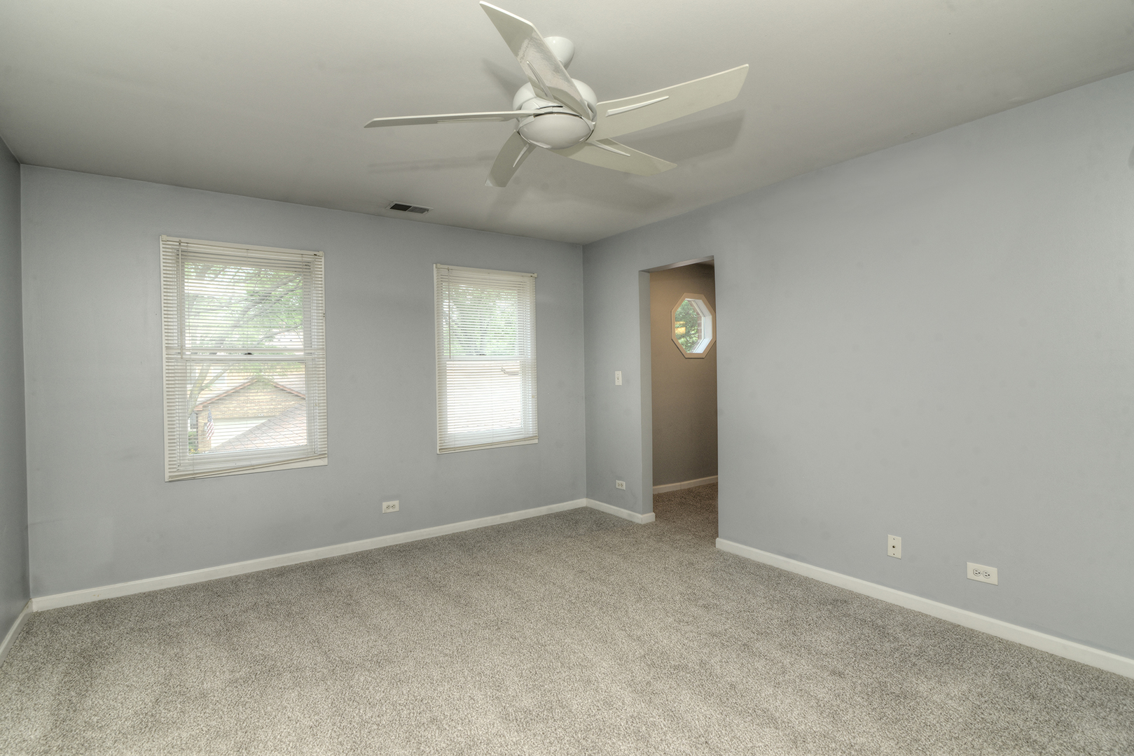 1606 N Windsor Drive Unit: 1606
