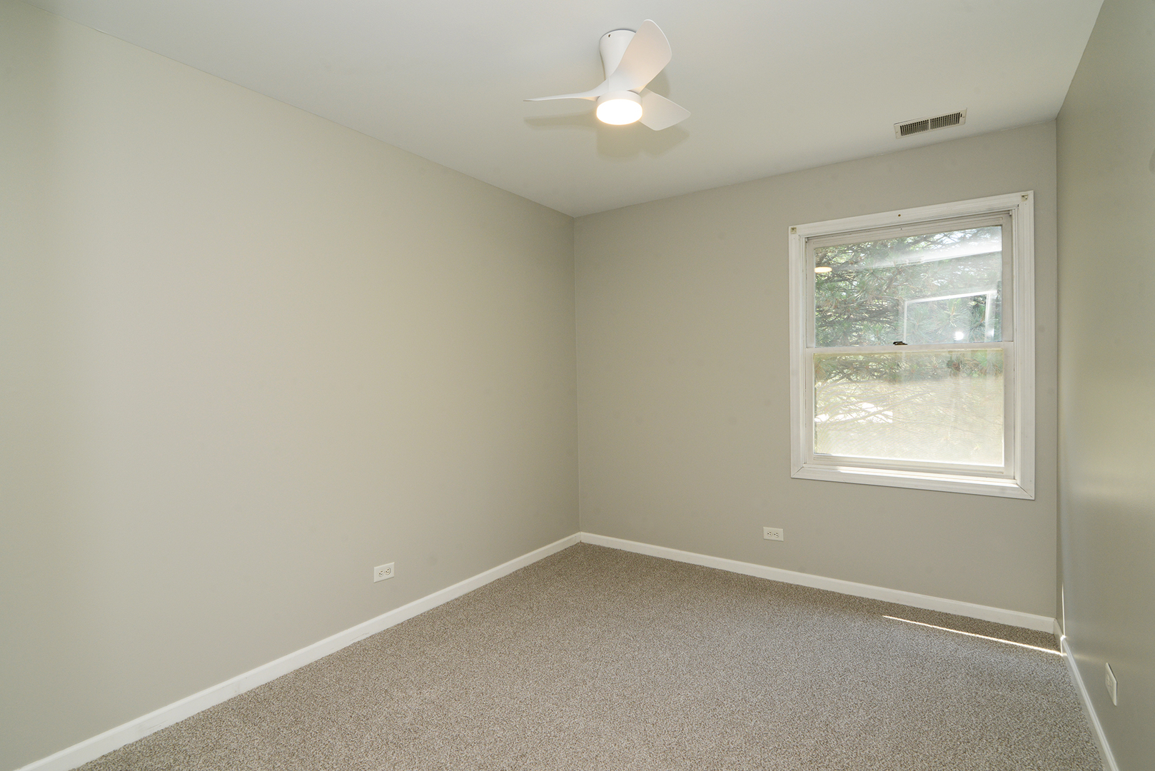 1606 N Windsor Drive Unit: 1606