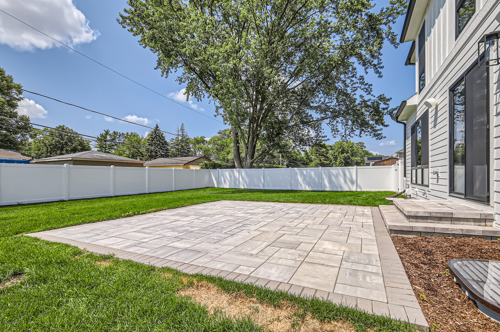 1410 N Race Avenue