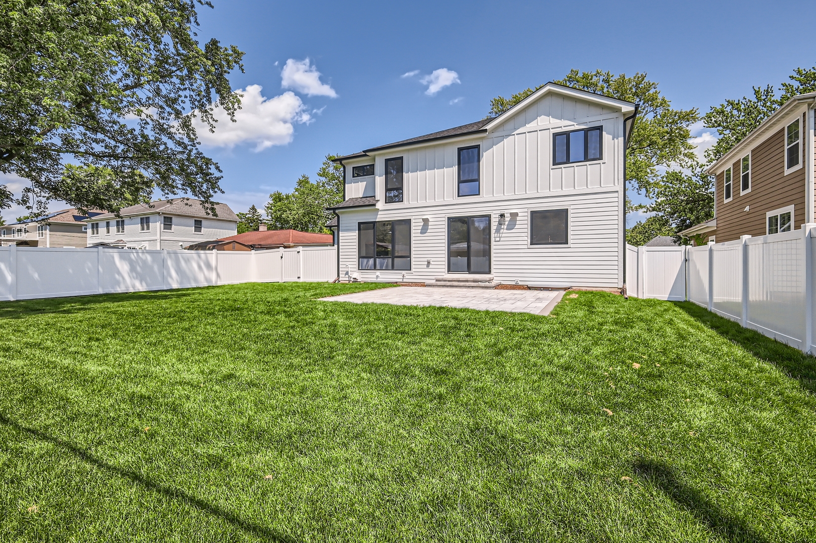 1410 N Race Avenue