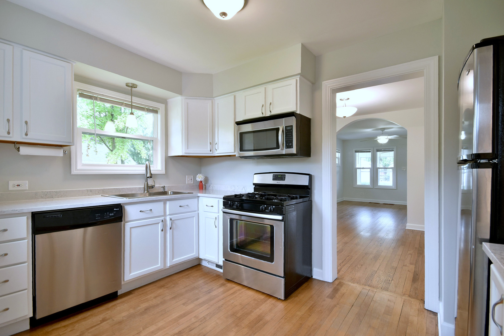 211 N Harvard Avenue