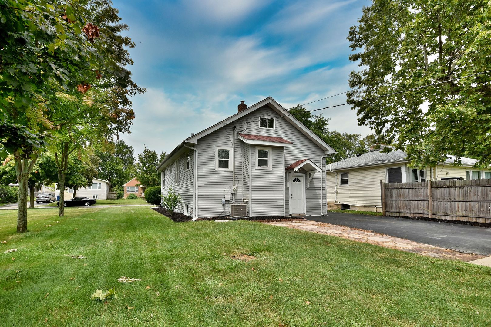 211 N Harvard Avenue