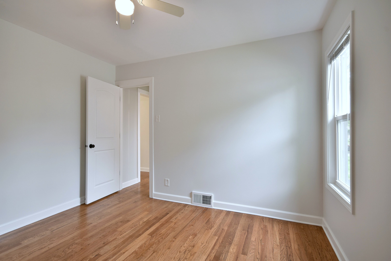 211 N Harvard Avenue