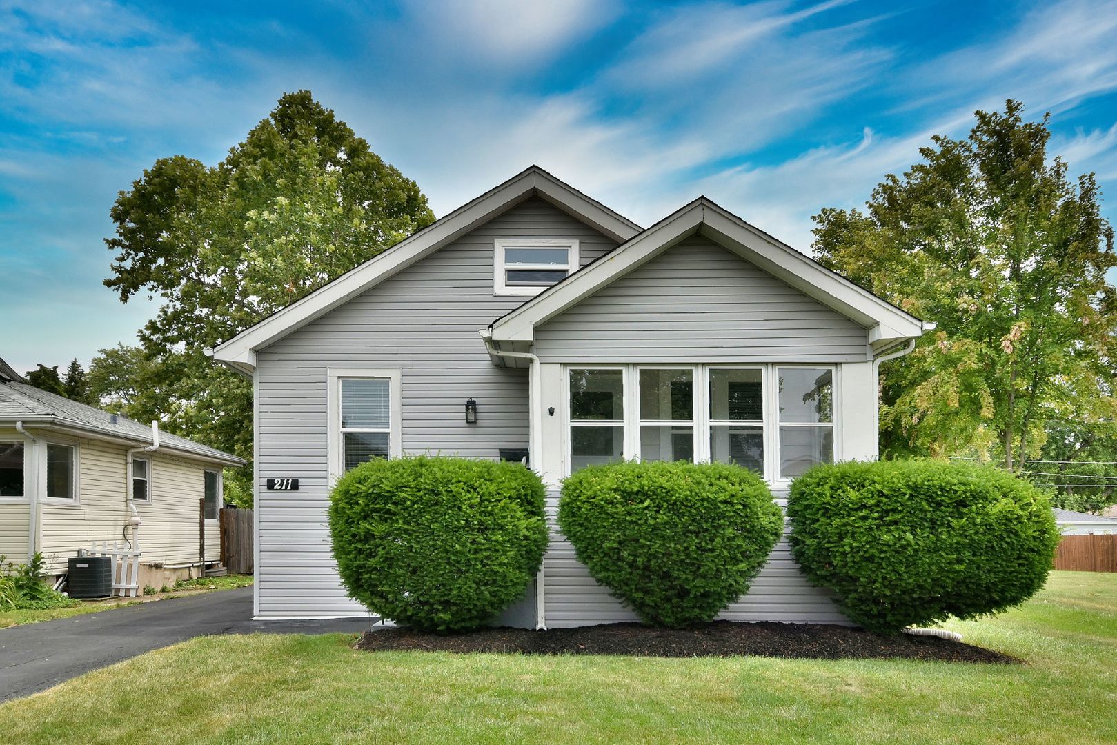 211 N Harvard Avenue