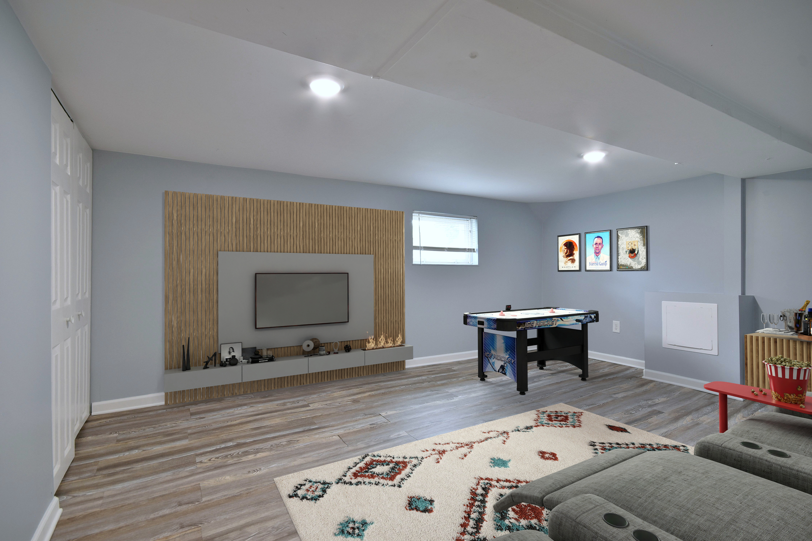 211 N Harvard Avenue