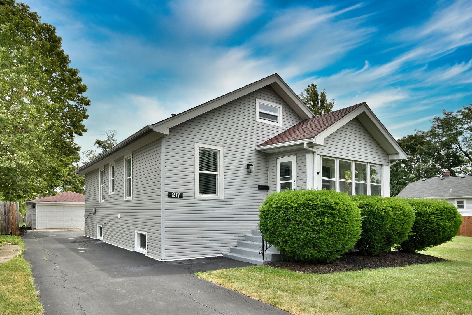 211 N Harvard Avenue