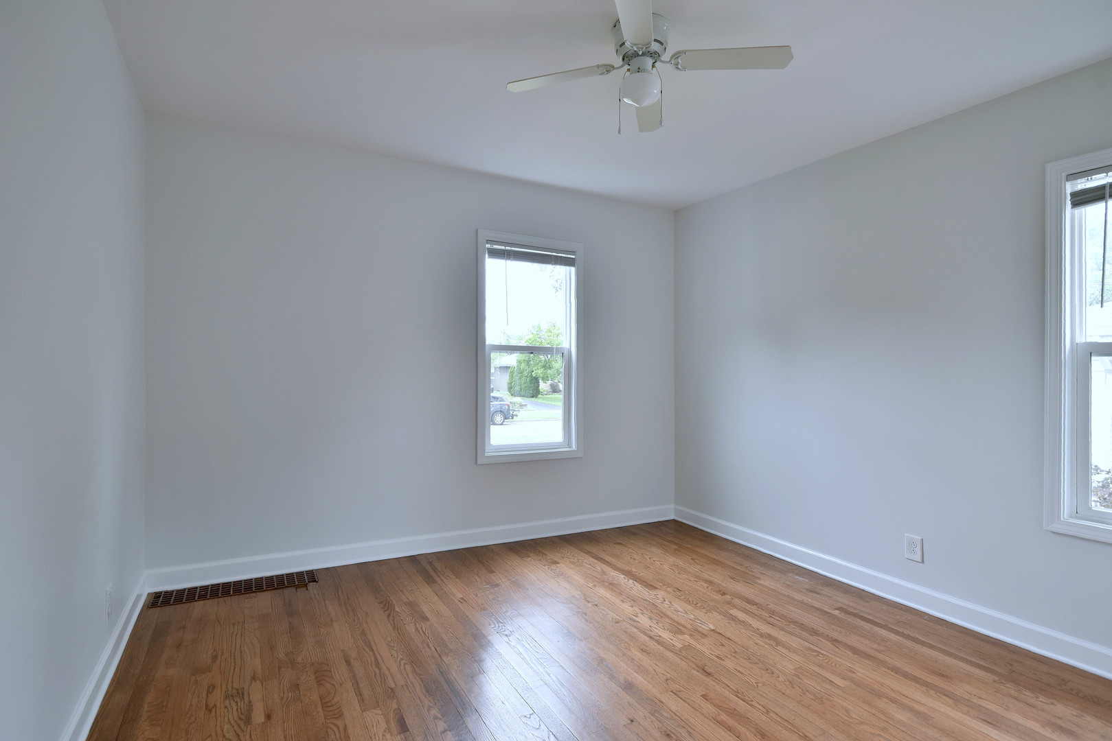 211 N Harvard Avenue