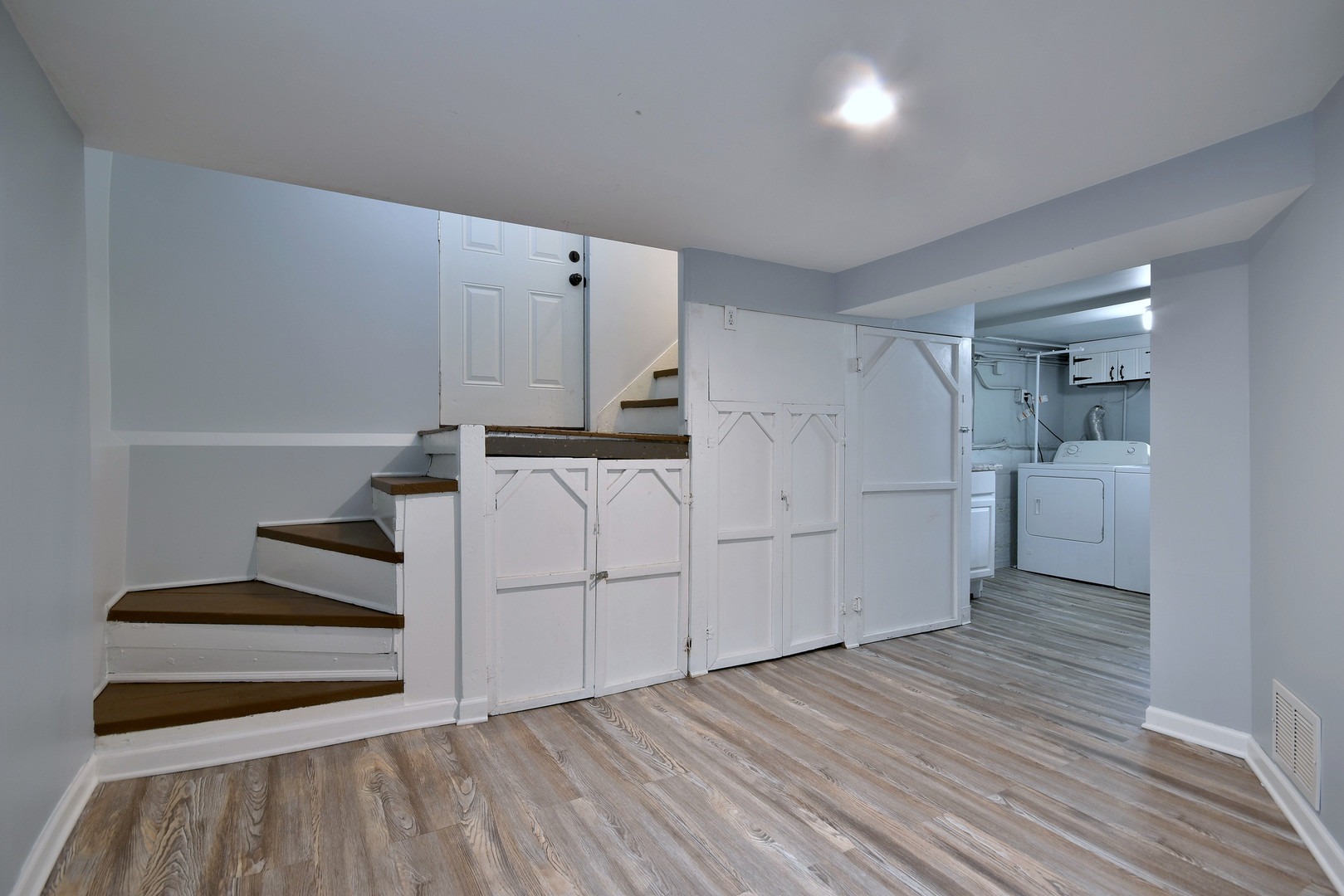 211 N Harvard Avenue