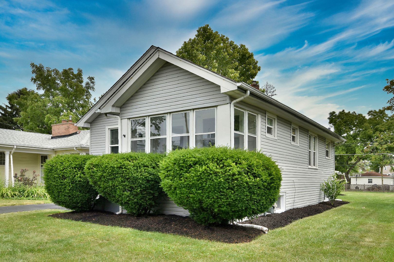 211 N Harvard Avenue