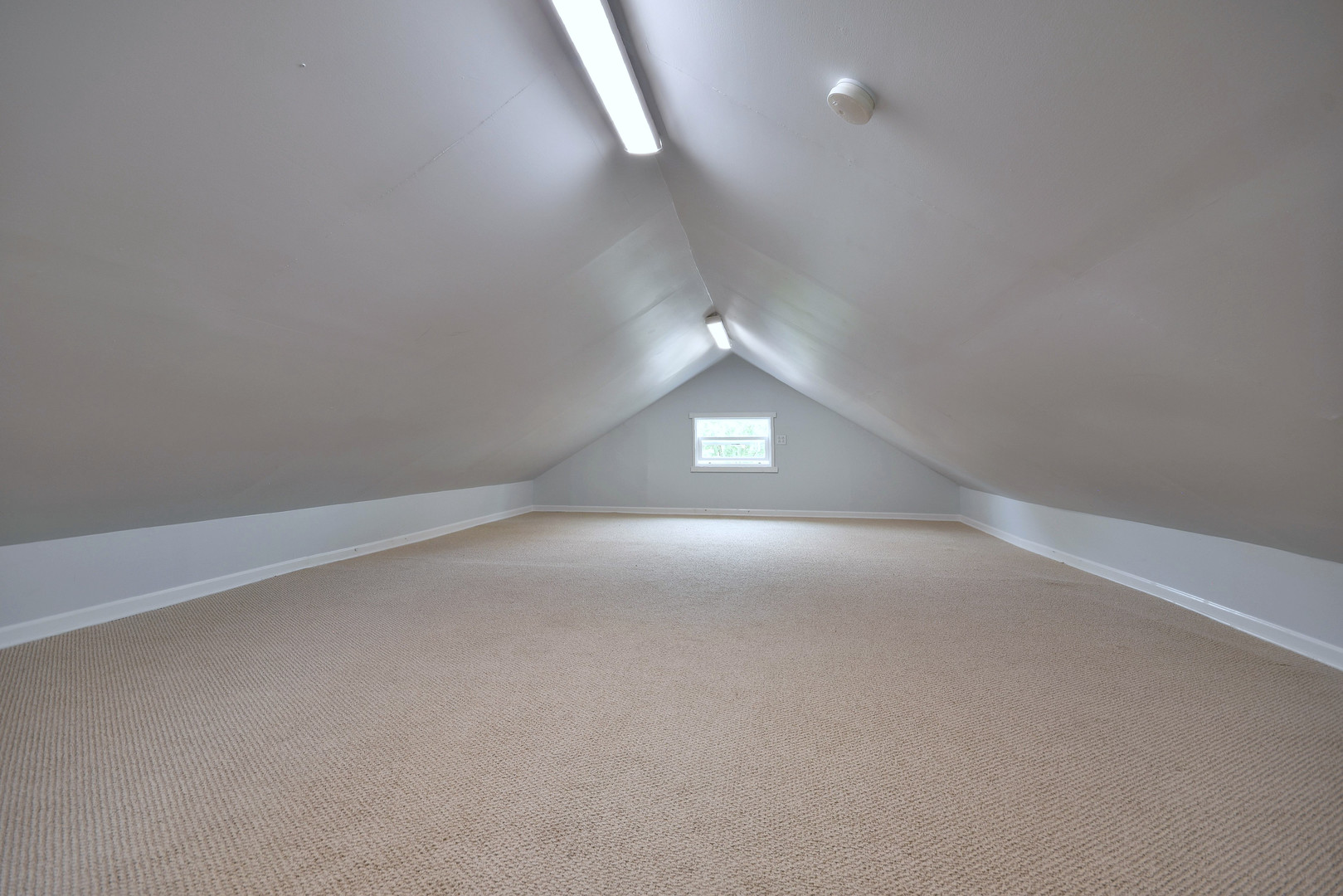 211 N Harvard Avenue