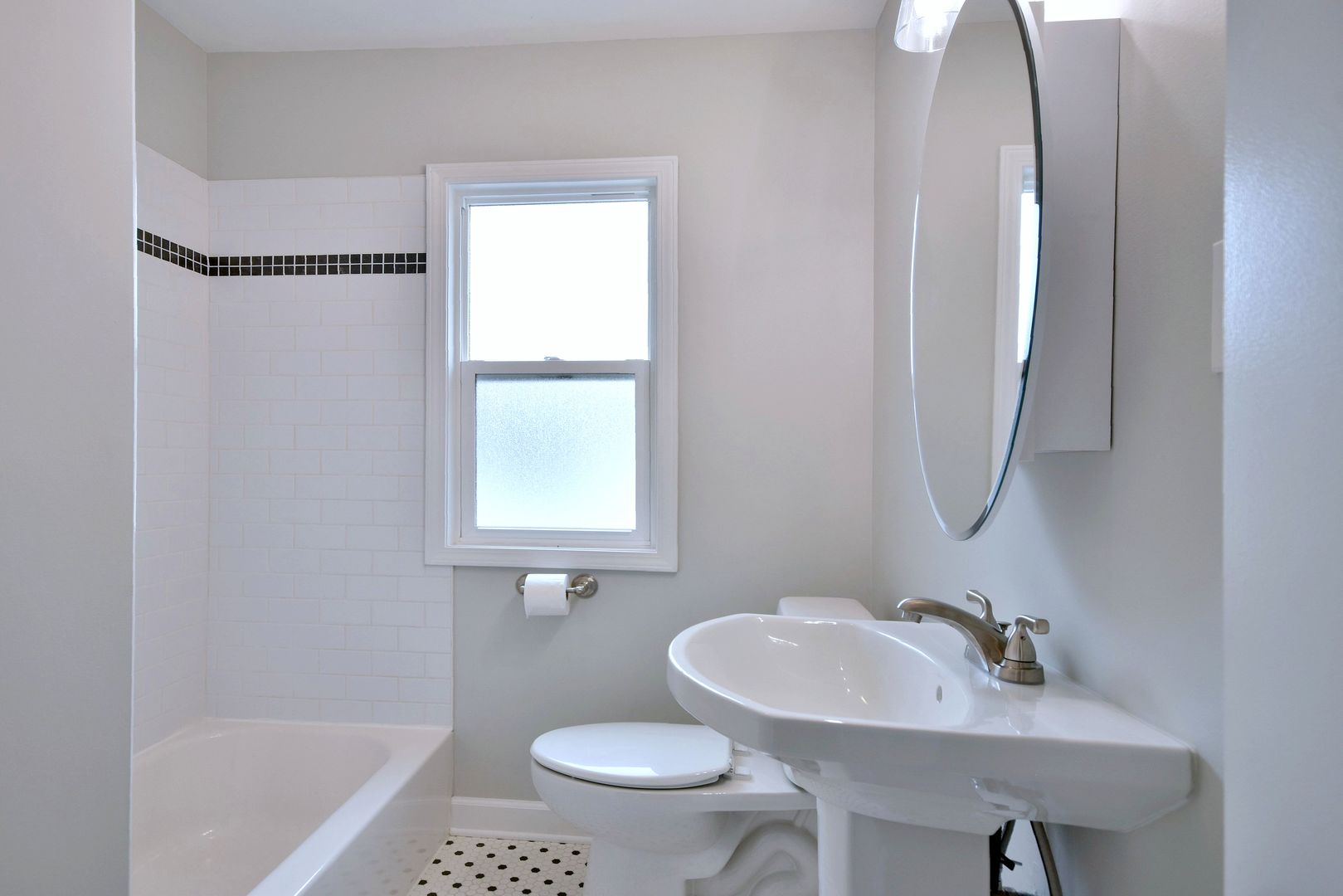 211 N Harvard Avenue