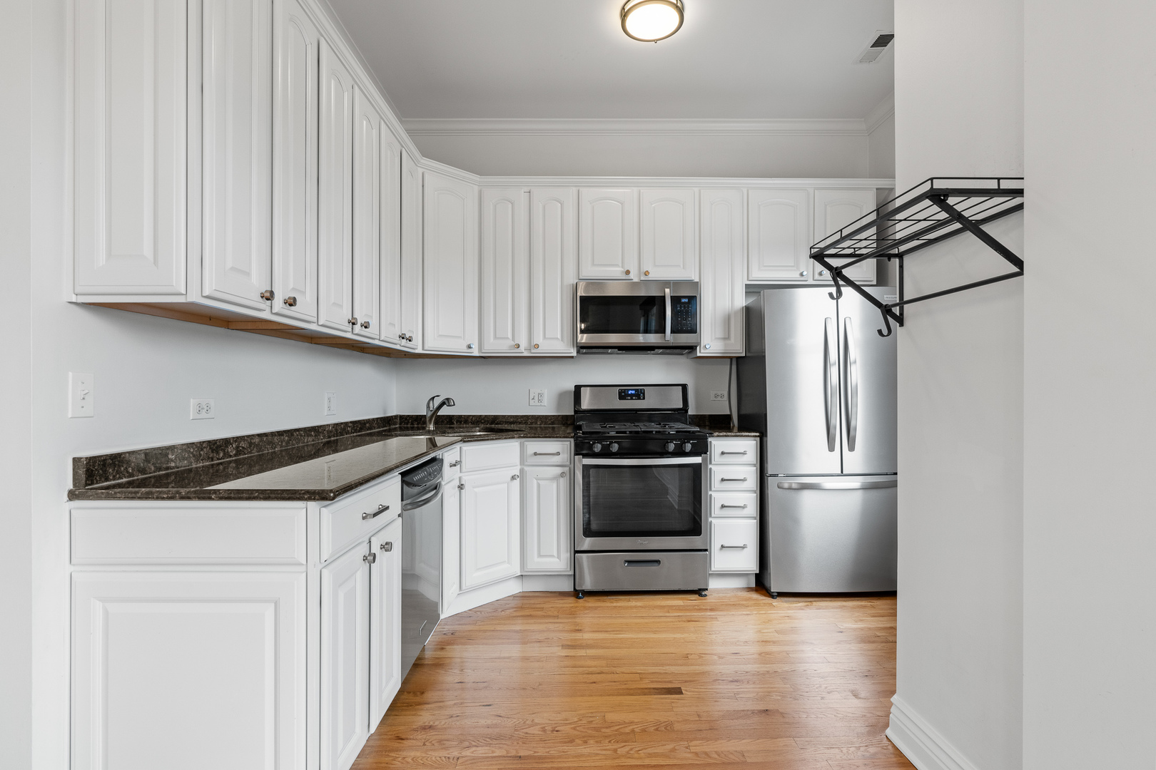 2801 N Seminary Avenue Unit: 3S