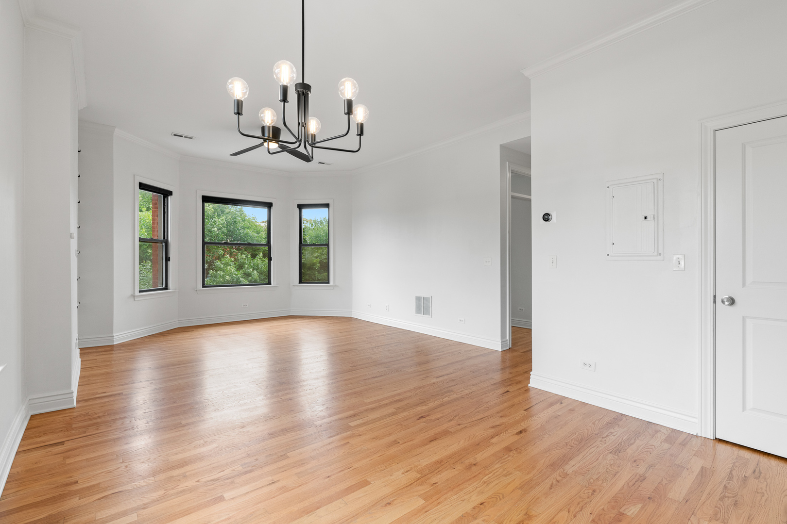 2801 N Seminary Avenue Unit: 3S