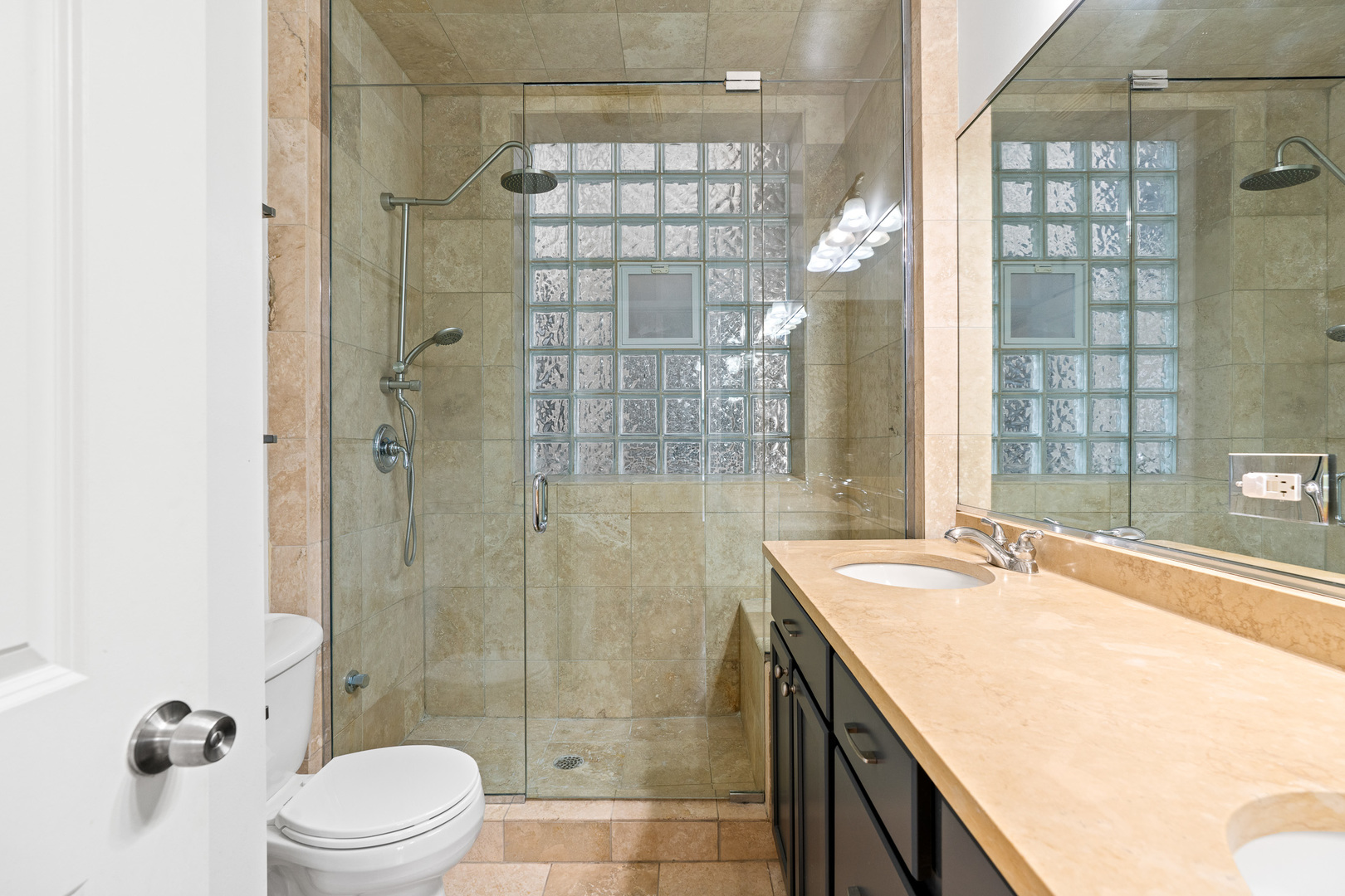 2801 N Seminary Avenue Unit: 3S