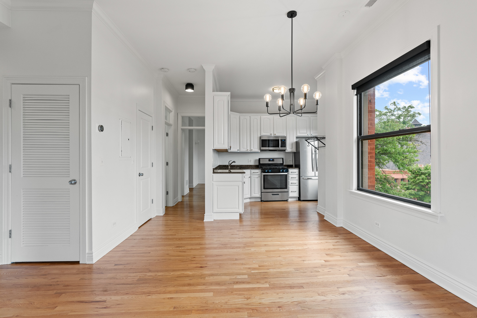 2801 N Seminary Avenue Unit: 3S