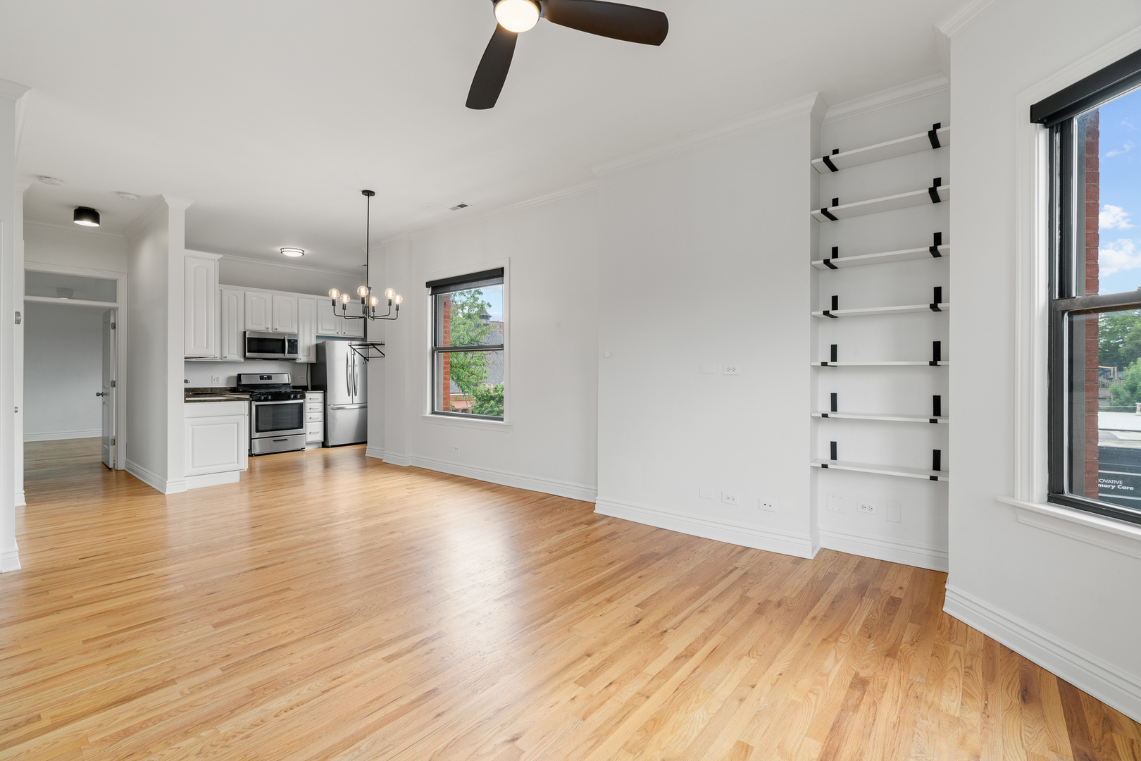 2801 N Seminary Avenue Unit: 3S