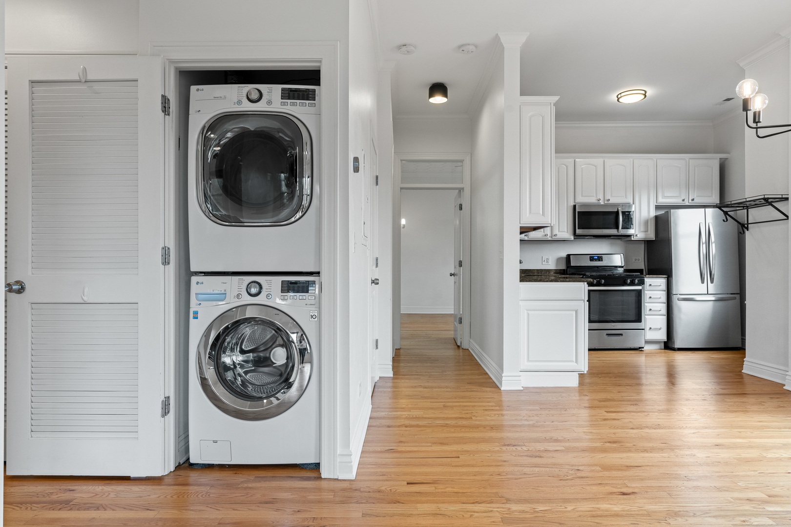 2801 N Seminary Avenue Unit: 3S