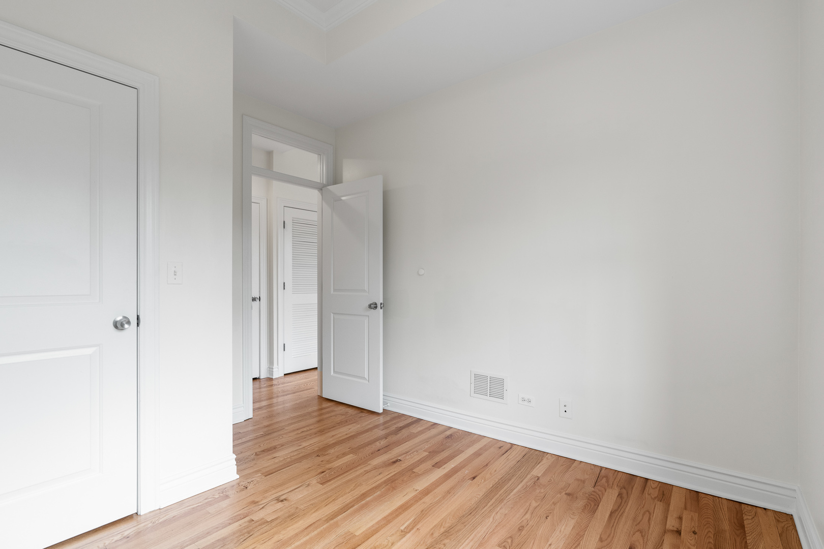 2801 N Seminary Avenue Unit: 3S