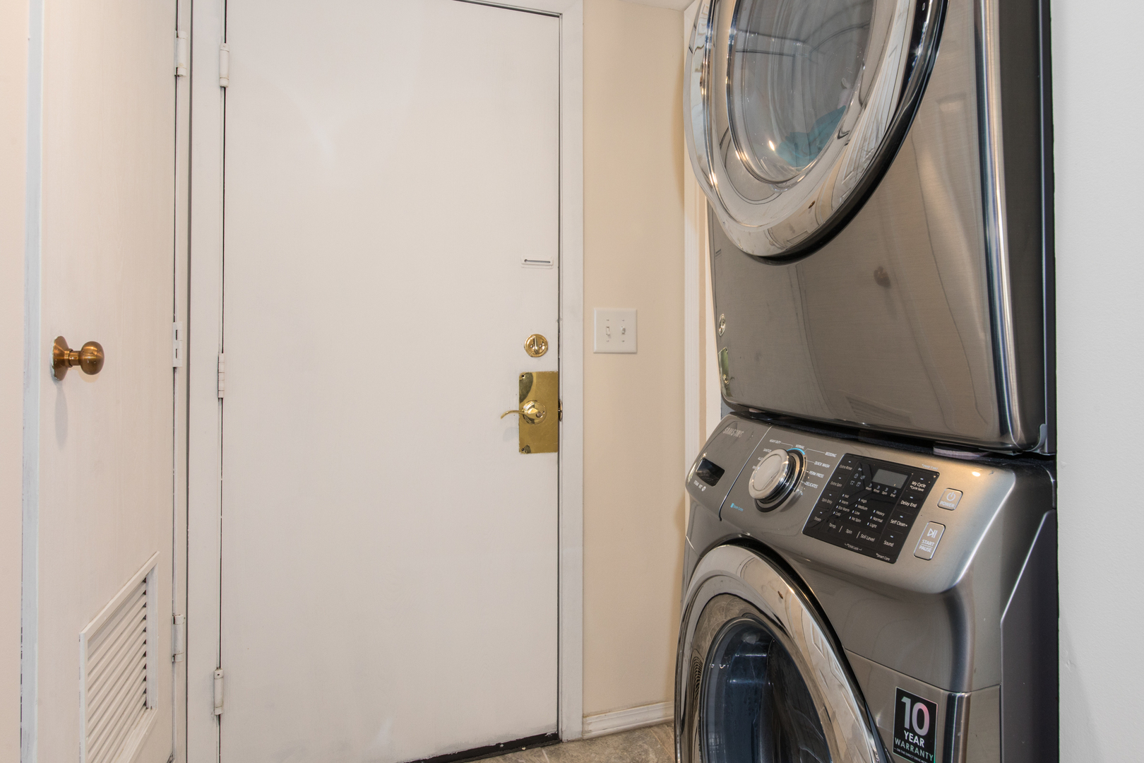 1400 N Knollwood Drive Unit: B5