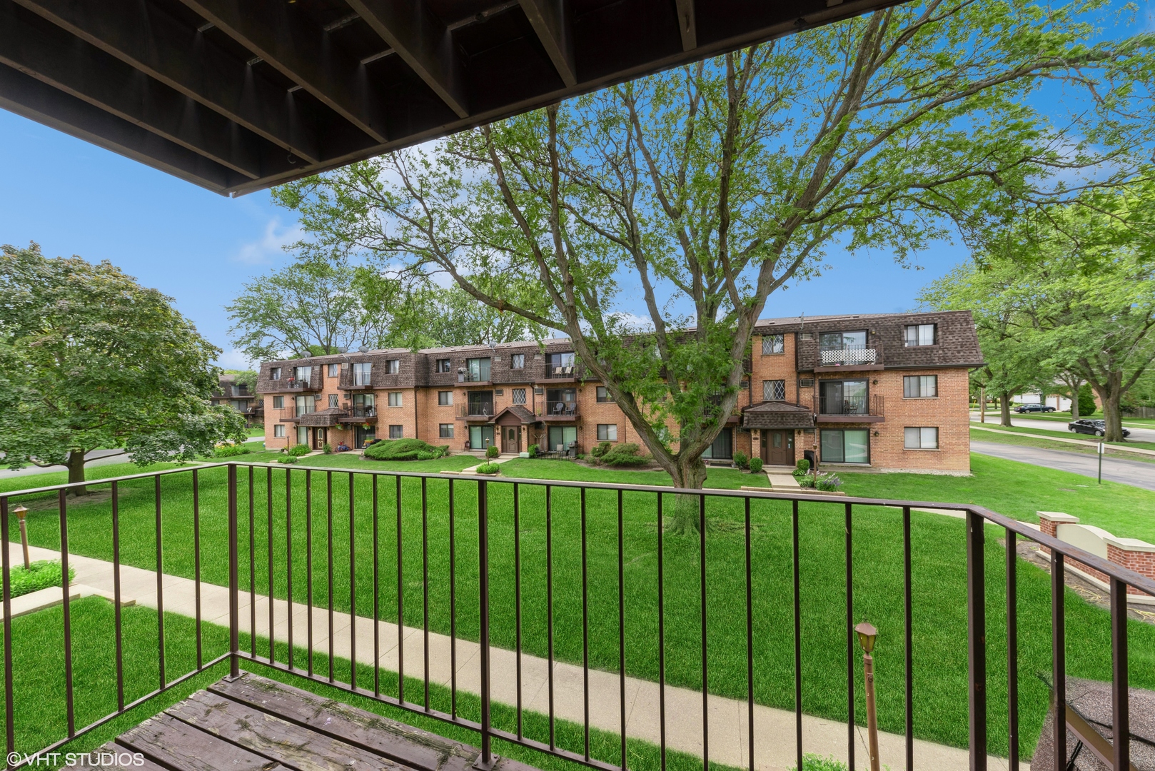 909 S McKinley Avenue Unit: 1B