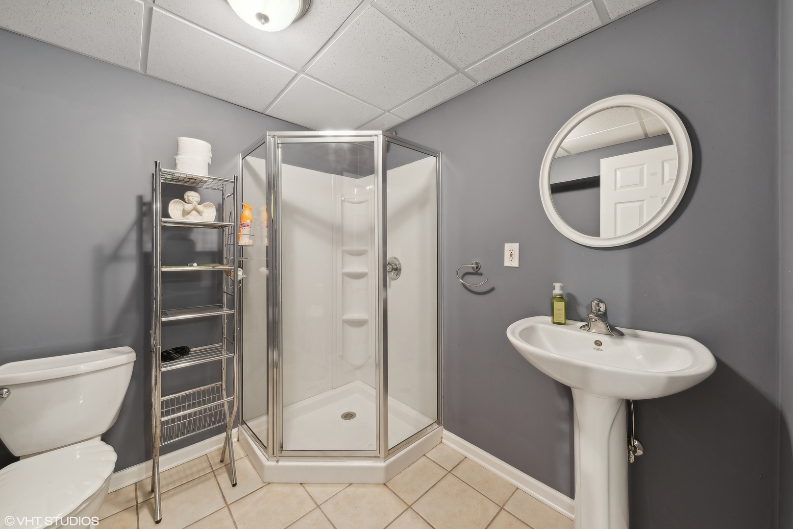 1925 E OAKTON Street