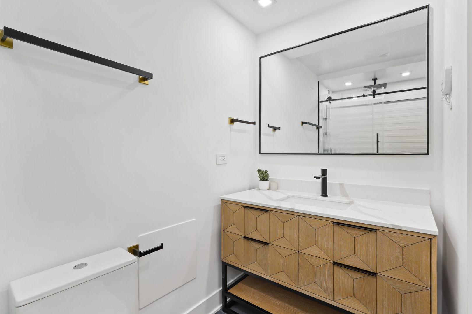 1560 N Sandburg Terrace Unit: 2603J