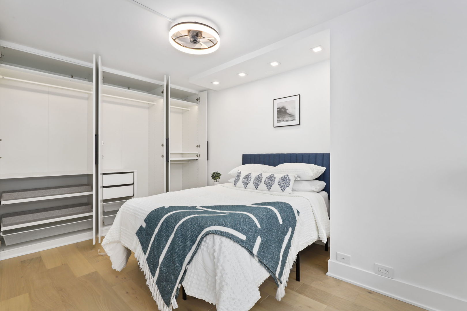 1560 N Sandburg Terrace Unit: 2603J