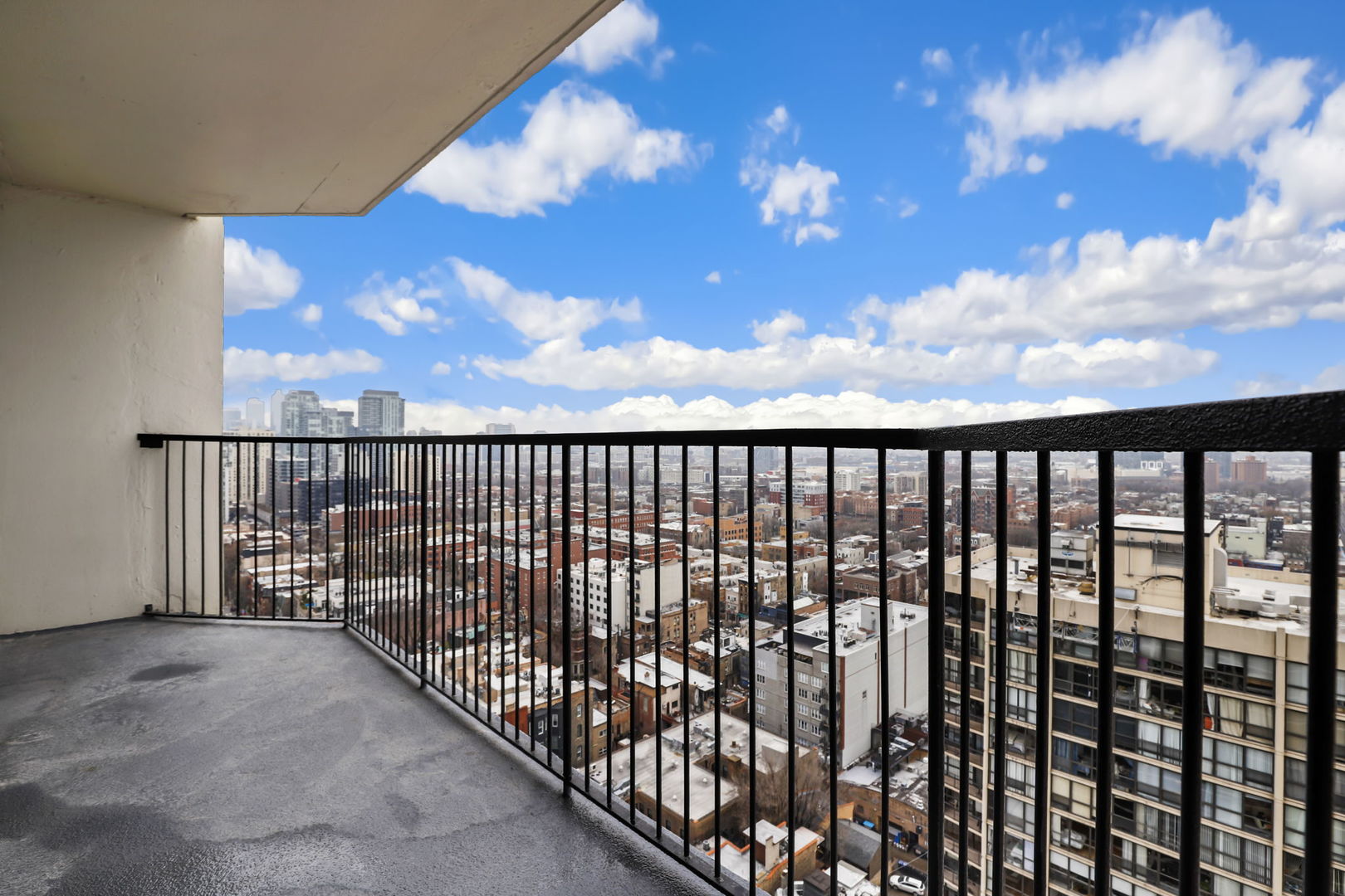 1560 N Sandburg Terrace Unit: 2603J