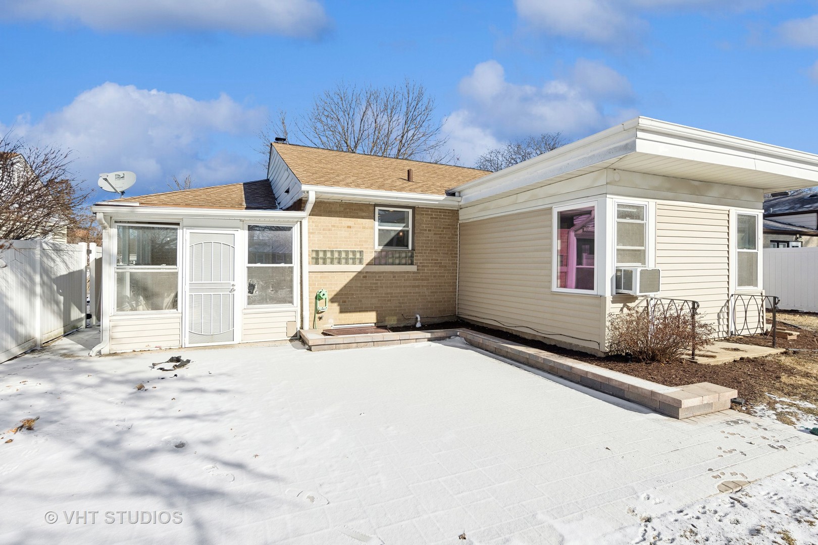 143 W Washington Boulevard