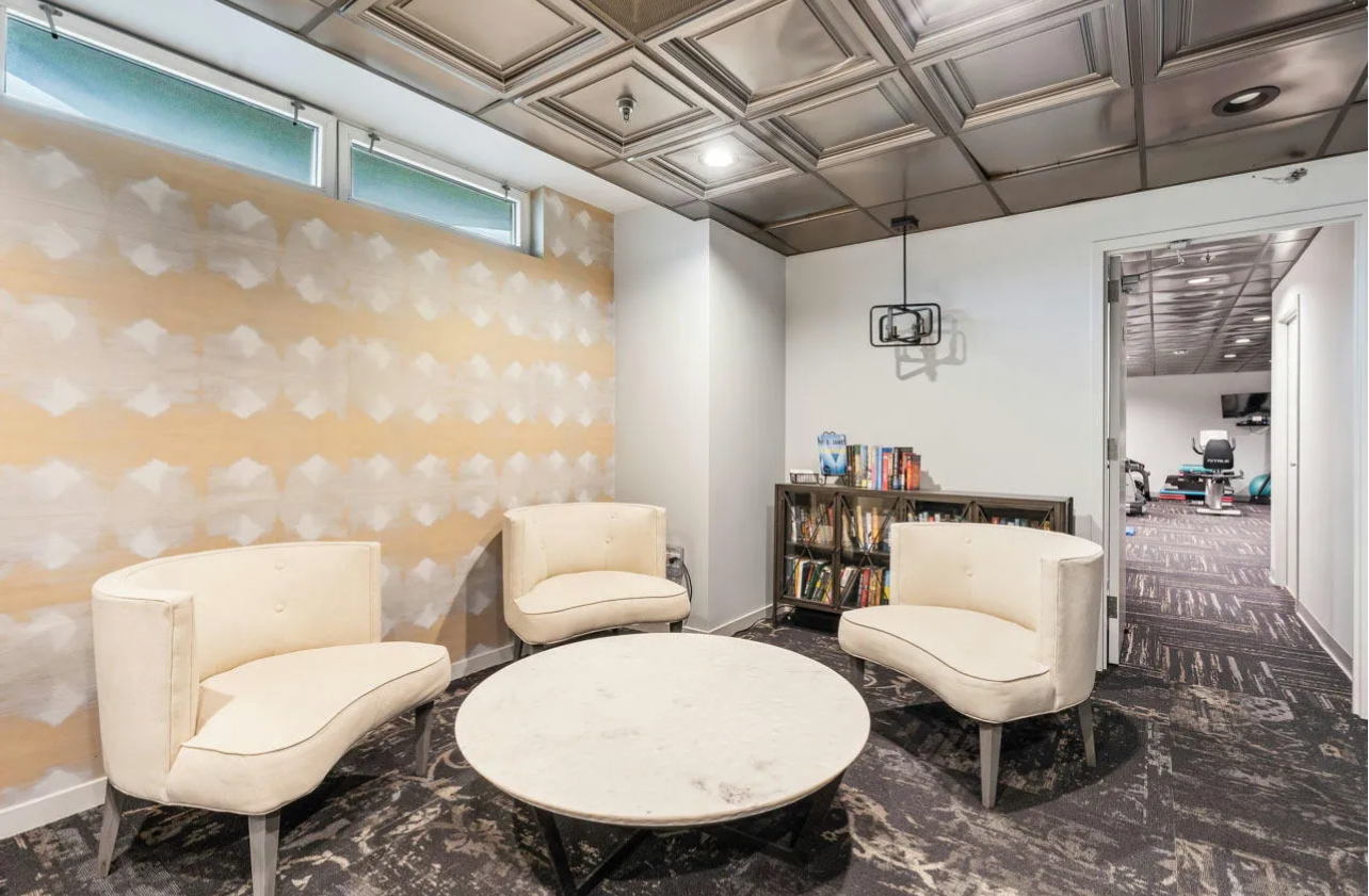 77 S Evergreen Avenue Unit: 902