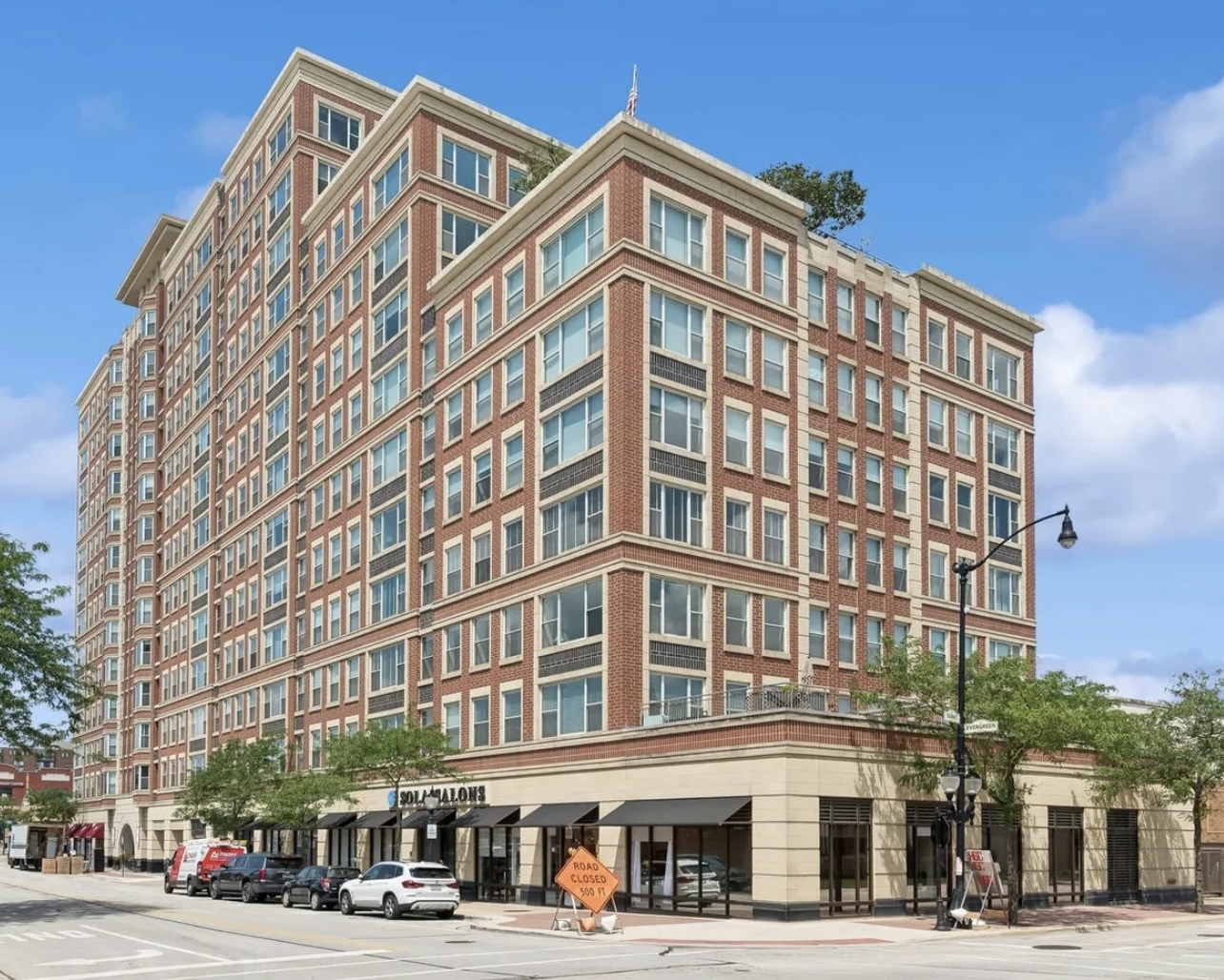 77 S Evergreen Avenue Unit: 902