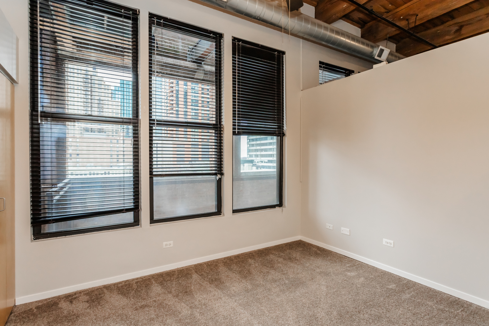 1243 S WABASH Avenue Unit: 403