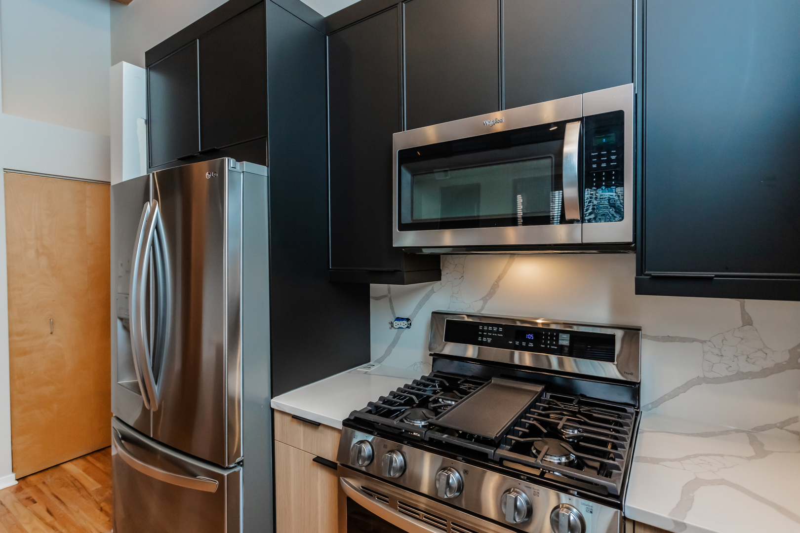 1243 S WABASH Avenue Unit: 403