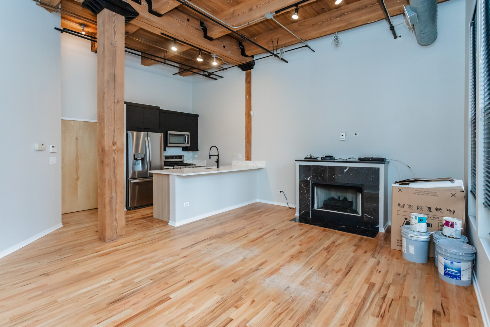 1243 S WABASH Avenue Unit: 403