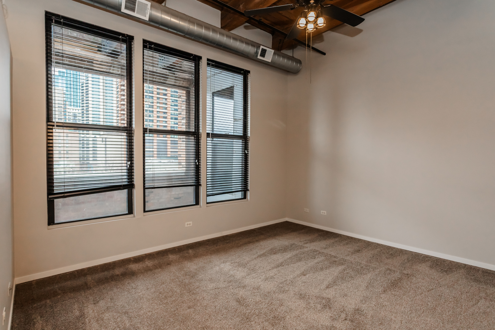 1243 S WABASH Avenue Unit: 403