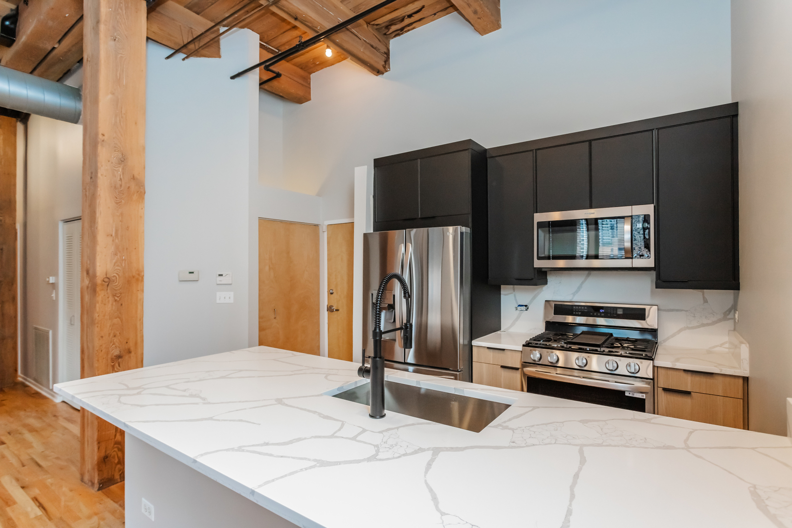 1243 S WABASH Avenue Unit: 403