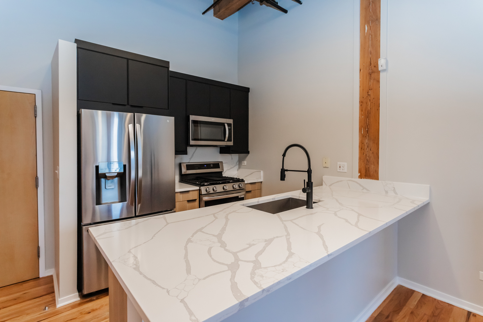 1243 S WABASH Avenue Unit: 403