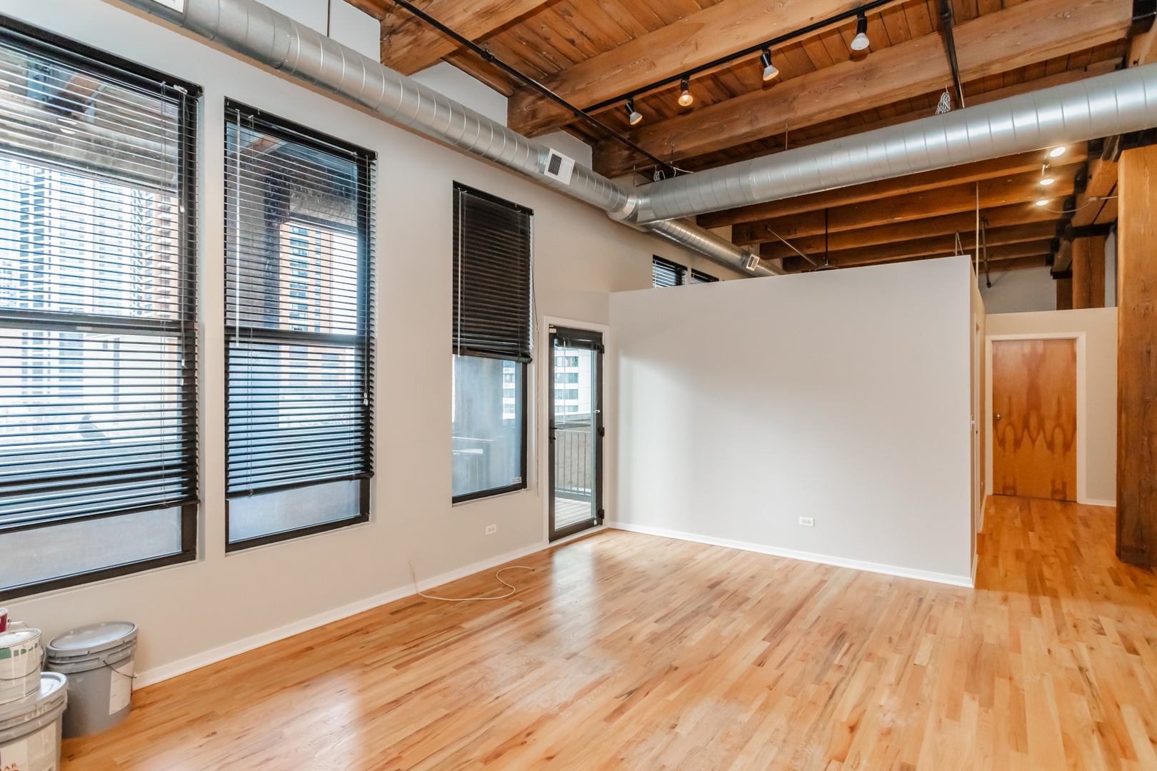 1243 S WABASH Avenue Unit: 403