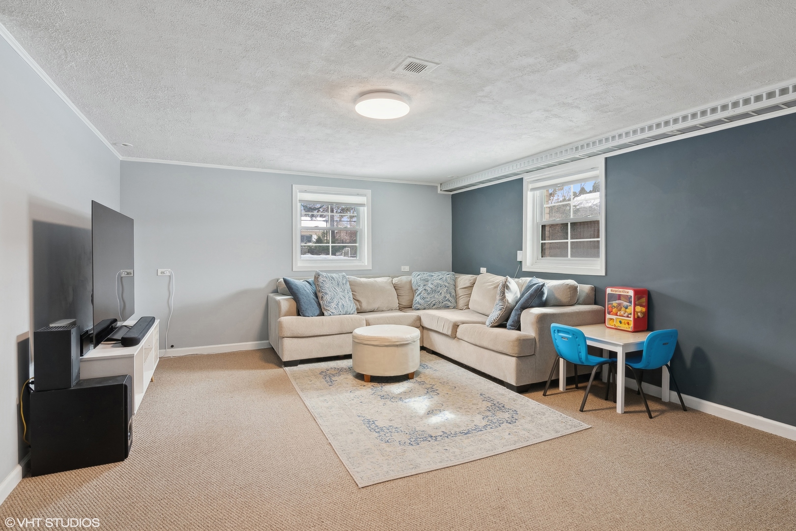 5837 Capri Lane