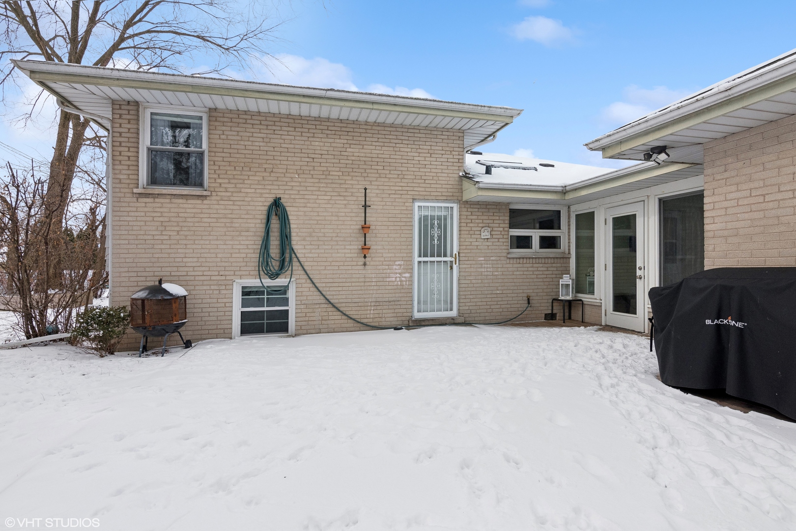 5837 Capri Lane