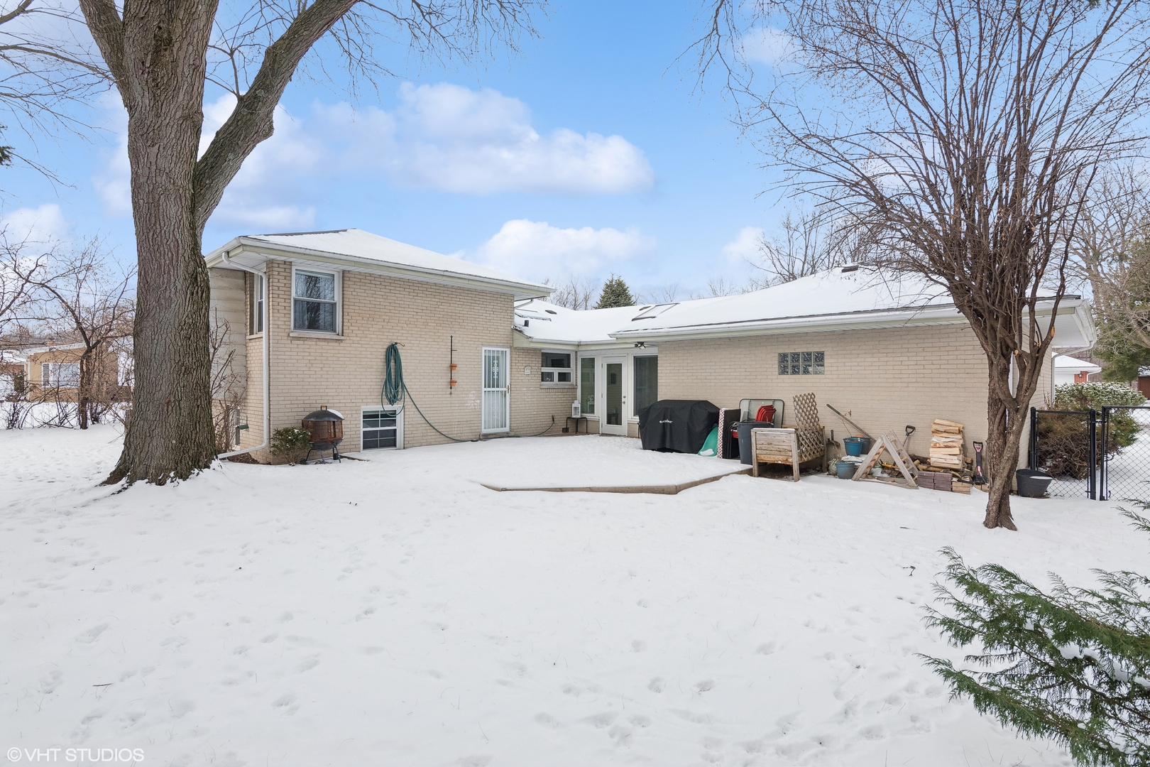 5837 Capri Lane