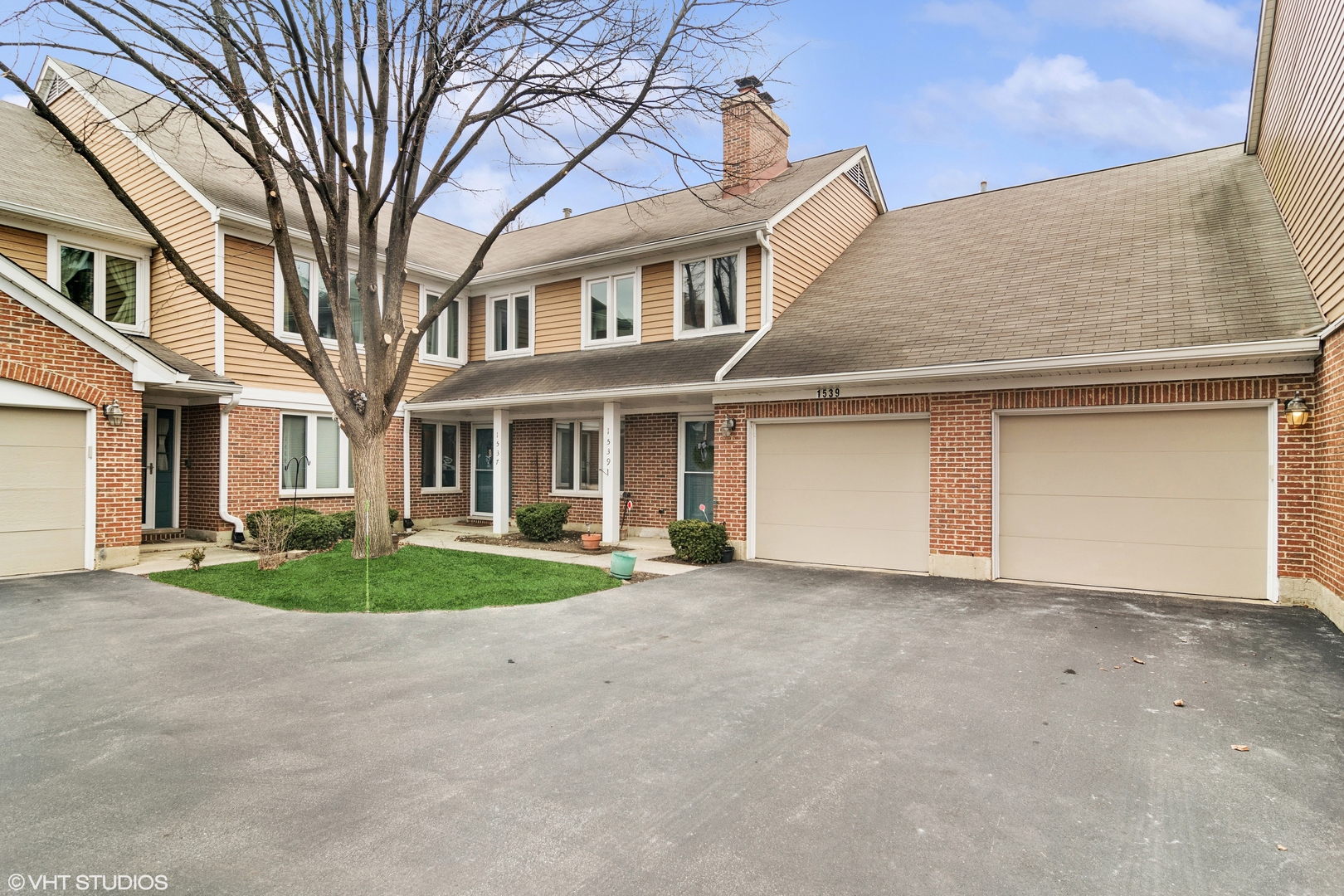 1537 N Kendal Court