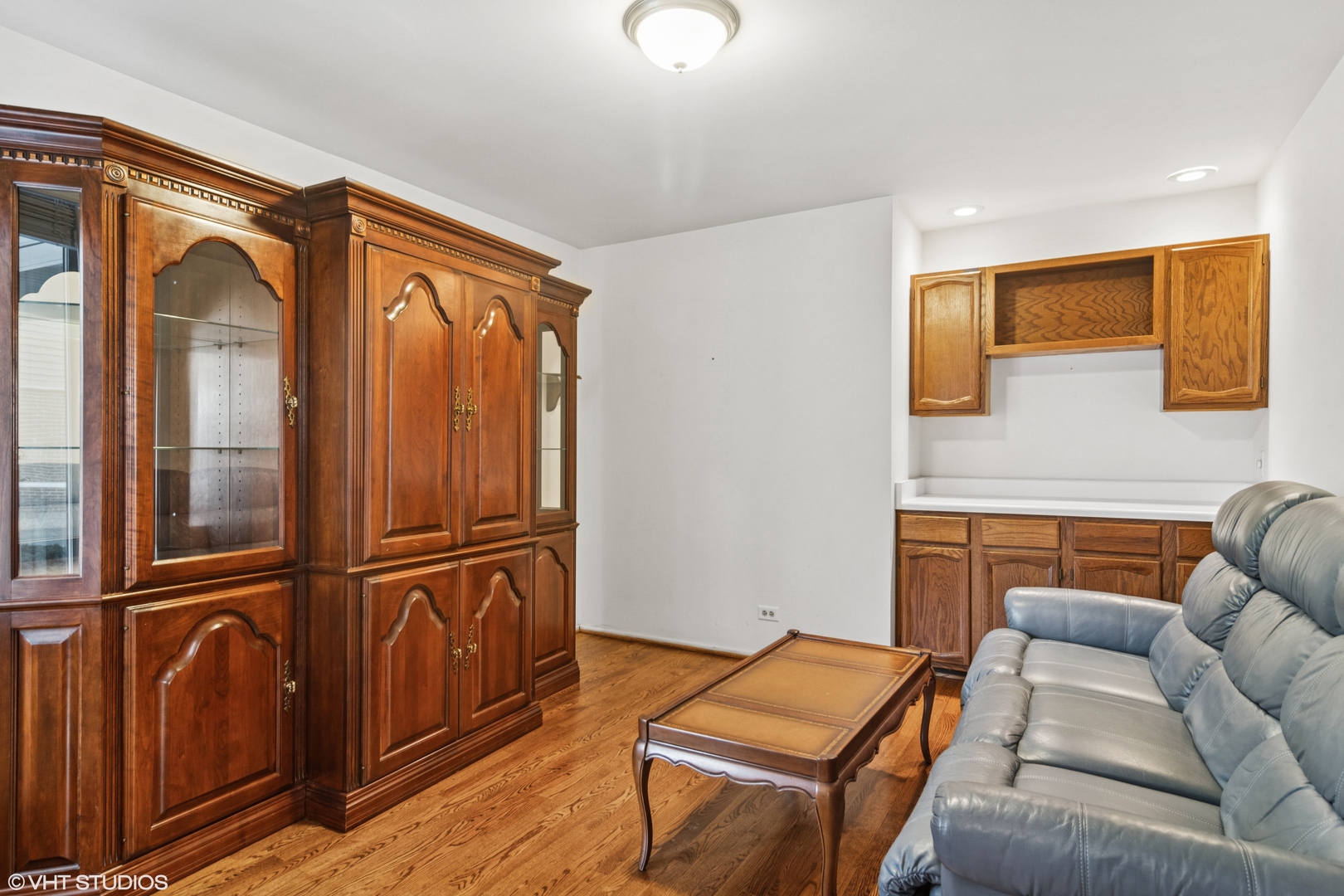 1537 N Kendal Court